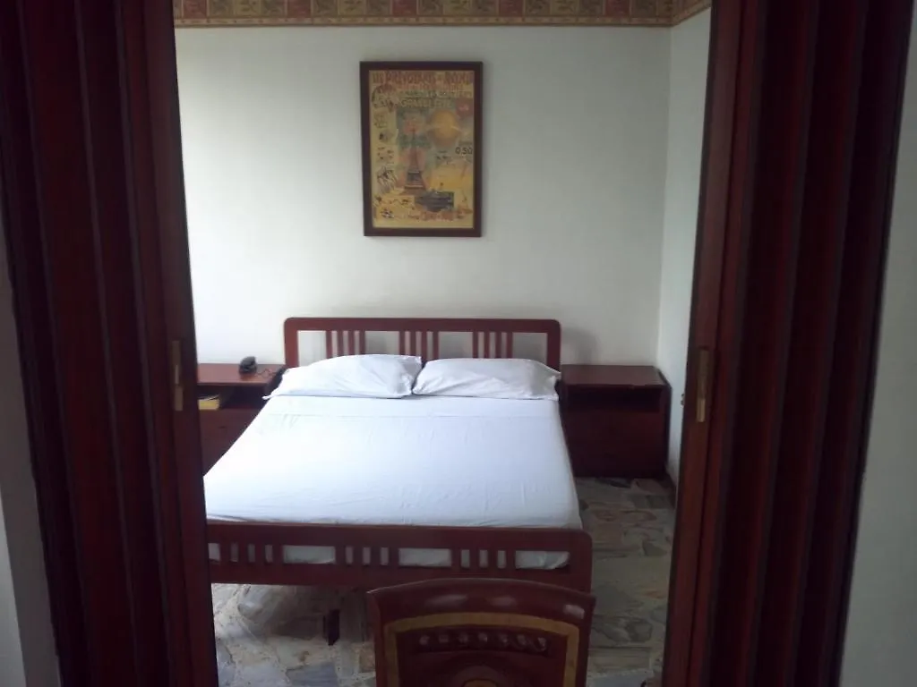 ApartaSuites Hotel Montecarlo Cali 3*,